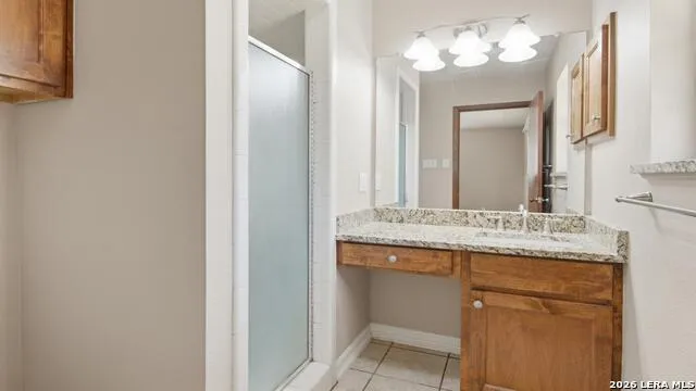 1702 CHESTNUT ST Floresville, TX 78114