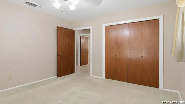 1702 CHESTNUT ST Floresville, TX 78114