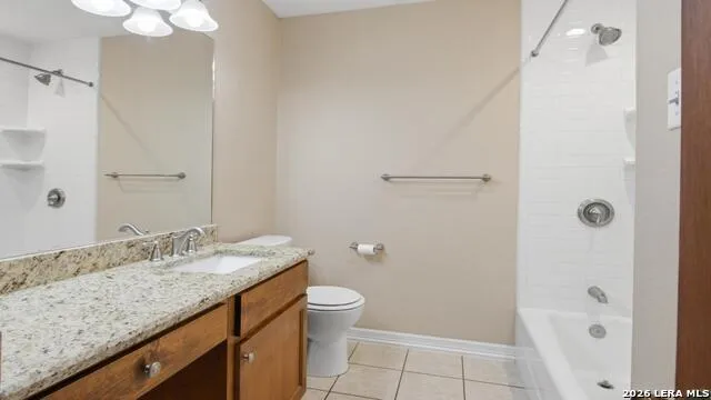 1702 CHESTNUT ST Floresville, TX 78114