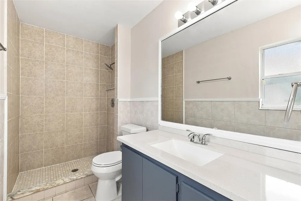 7720 LAKESIDE WOODS DRIVE Orlando, FL 32810