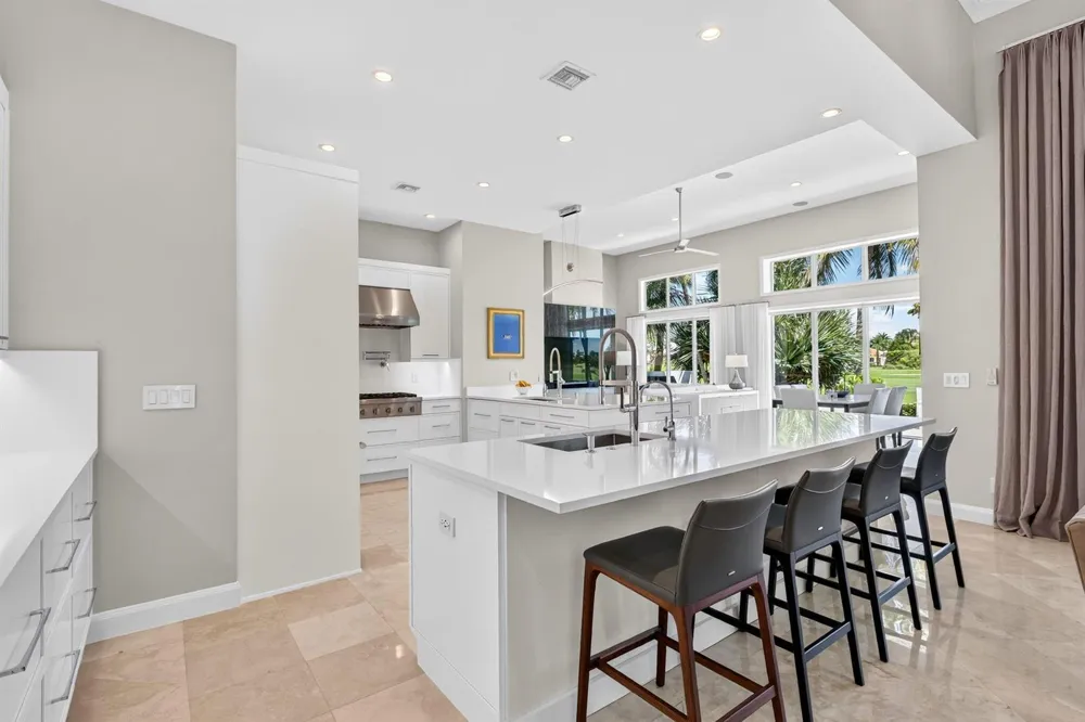 7037 SE Harbor Circle Stuart, FL 34996