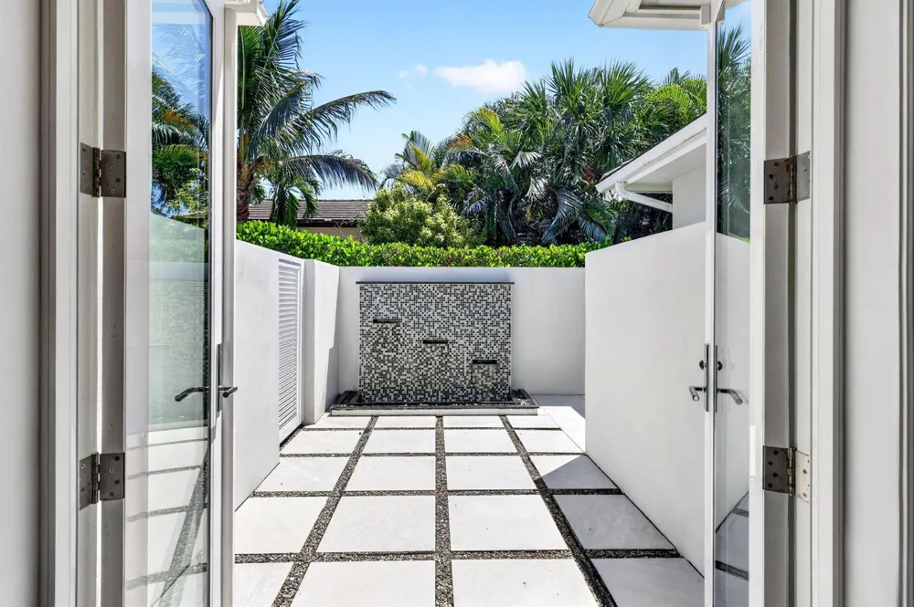 7037 SE Harbor Circle Stuart, FL 34996
