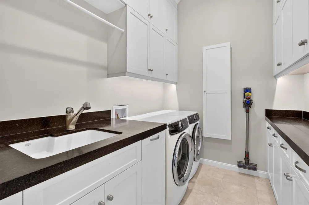 7037 SE Harbor Circle Stuart, FL 34996