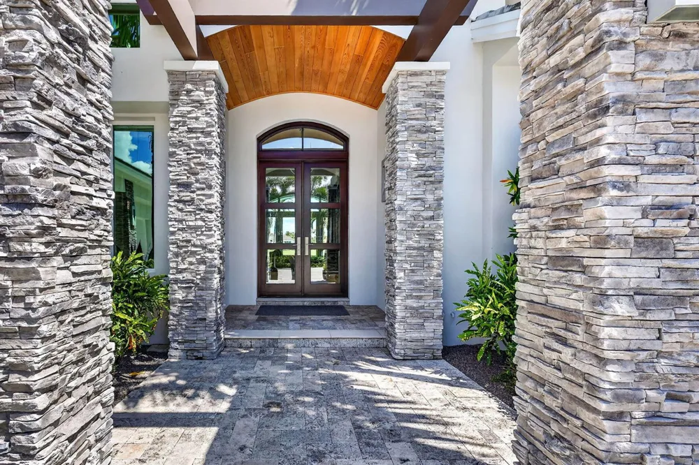 7037 SE Harbor Circle Stuart, FL 34996