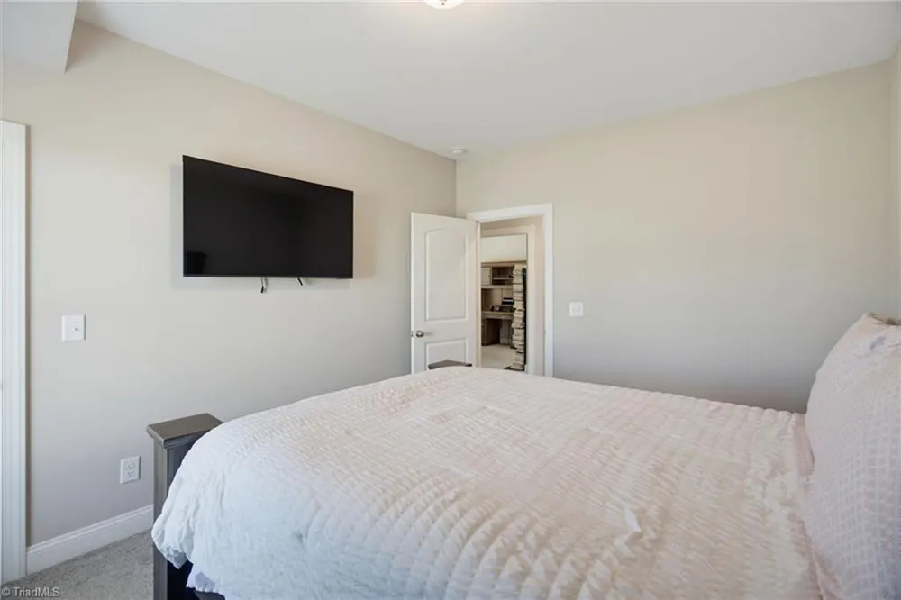 252 Rosewood Drive Winston-Salem, NC 27127