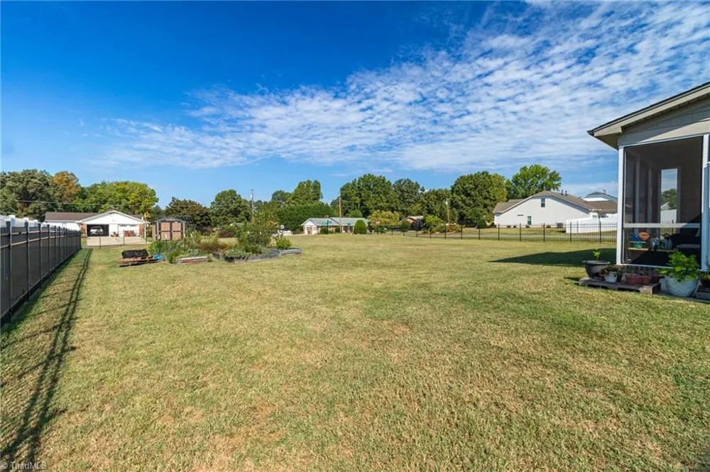 252 Rosewood Drive Winston-Salem, NC 27127