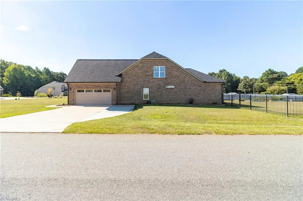 252 Rosewood Drive Winston-Salem, NC 27127