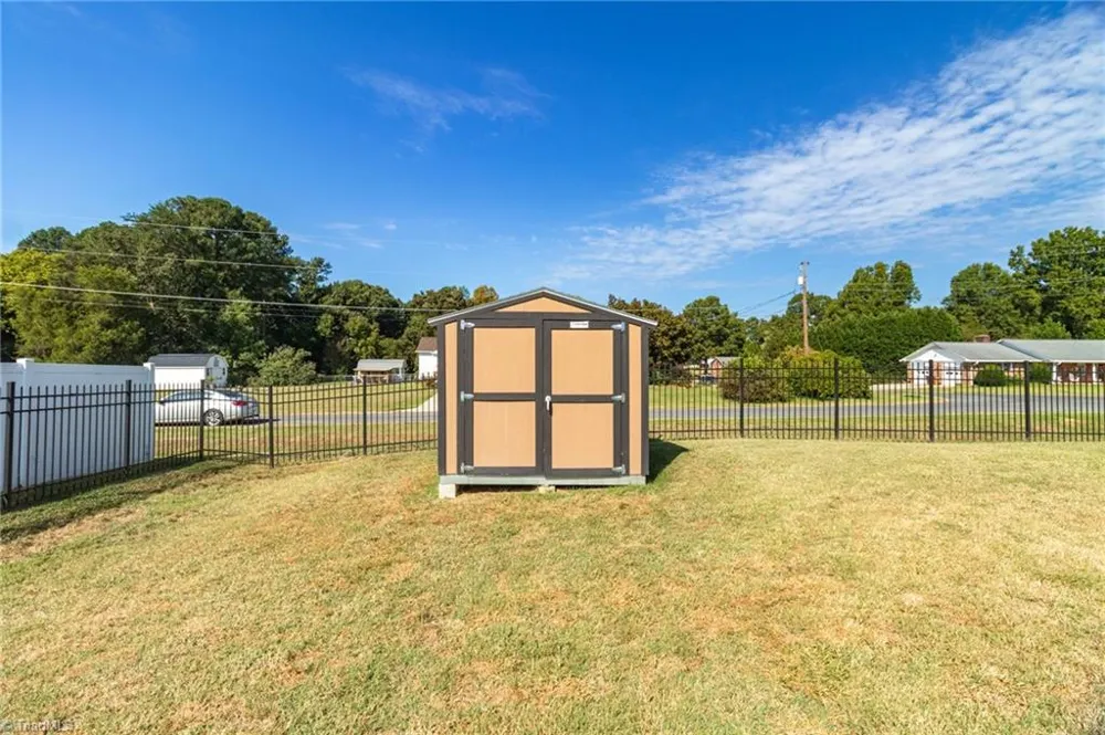 252 Rosewood Drive Winston-Salem, NC 27127