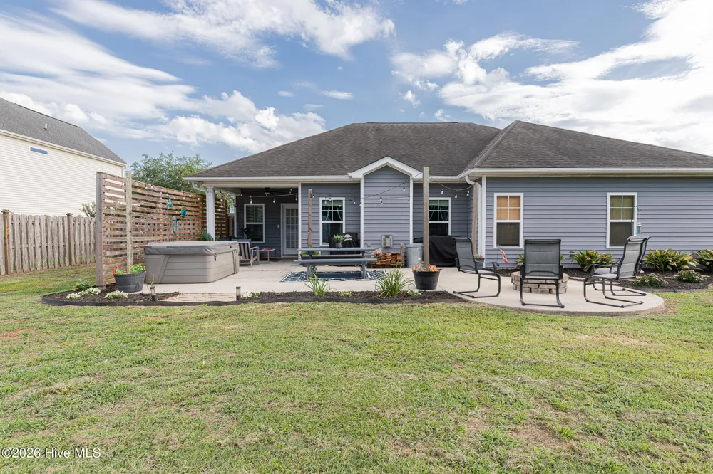 414 Fawns Creek Chase Jacksonville, NC 28540