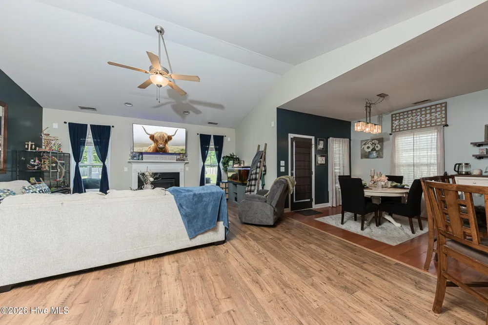 414 Fawns Creek Chase Jacksonville, NC 28540