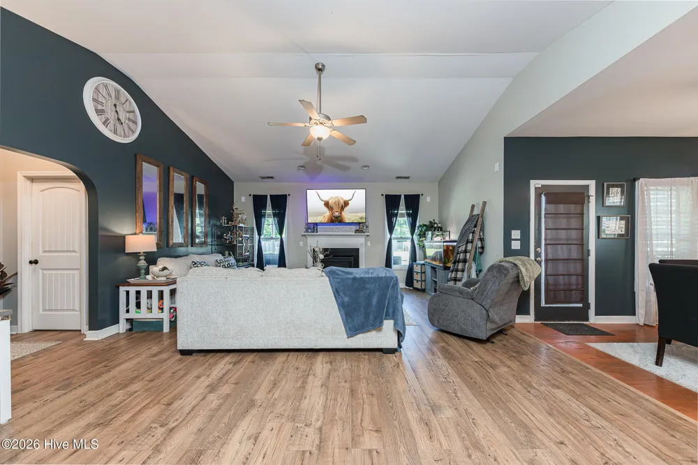 414 Fawns Creek Chase Jacksonville, NC 28540
