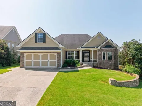 102 Colonial CIR NW