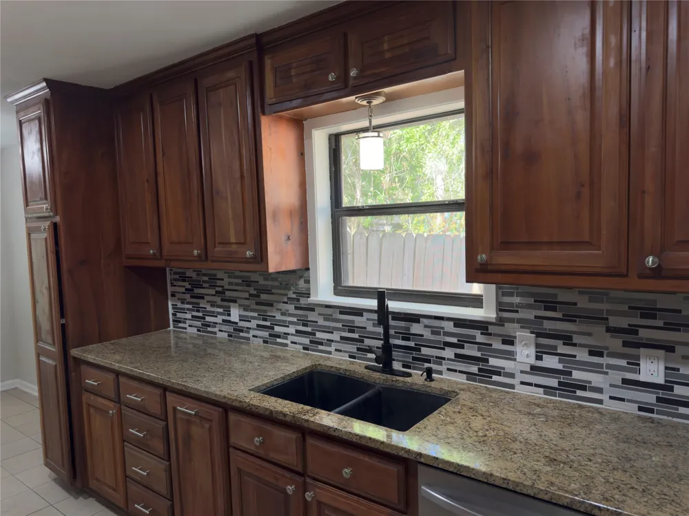 209 Magnolia Lane Chandler, TX 75758