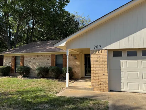 209 Magnolia Lane