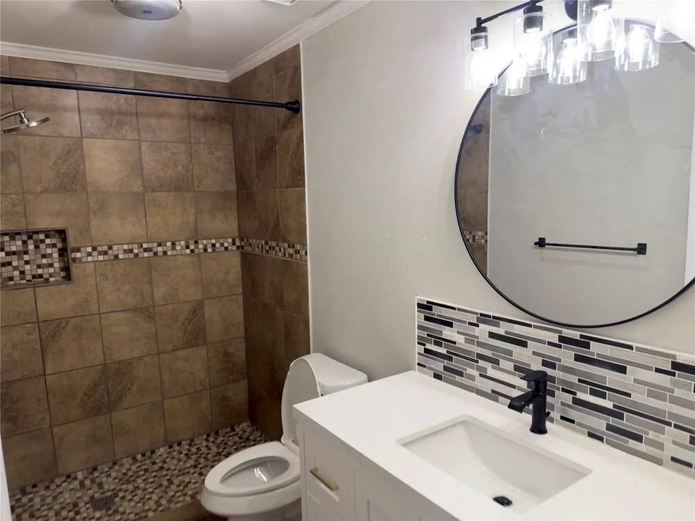 209 Magnolia Lane Chandler, TX 75758