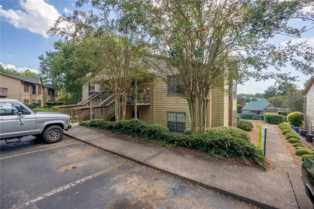 2235 Old Hamilton Place #400D Gainesville, GA 30507