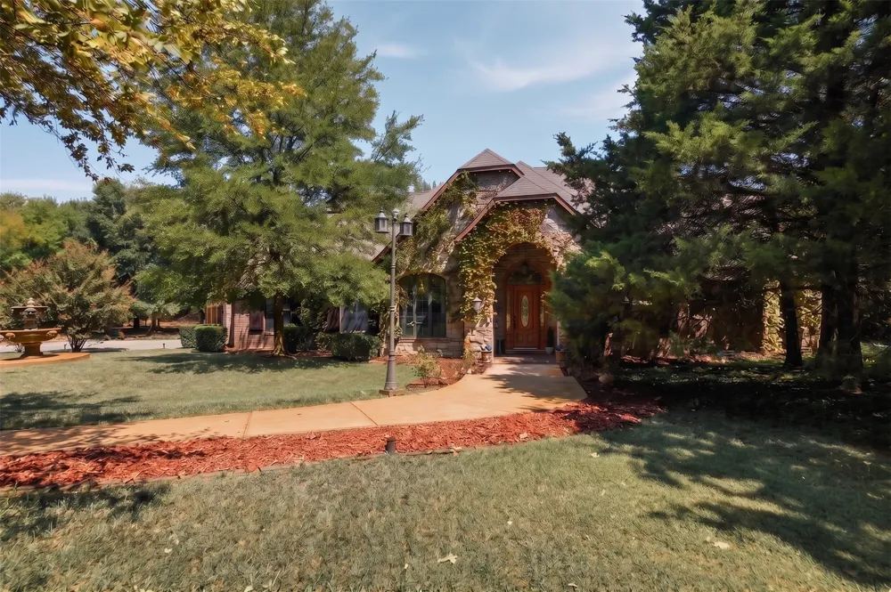 2050 E Oak Shores Drive Cross Roads, TX 76227
