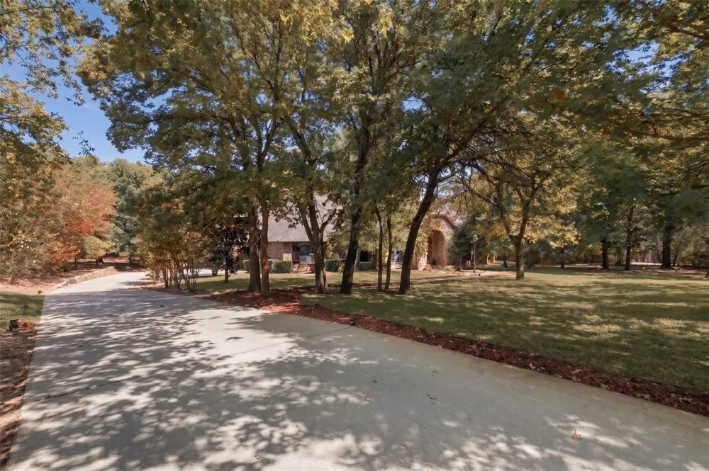 2050 E Oak Shores Drive Cross Roads, TX 76227