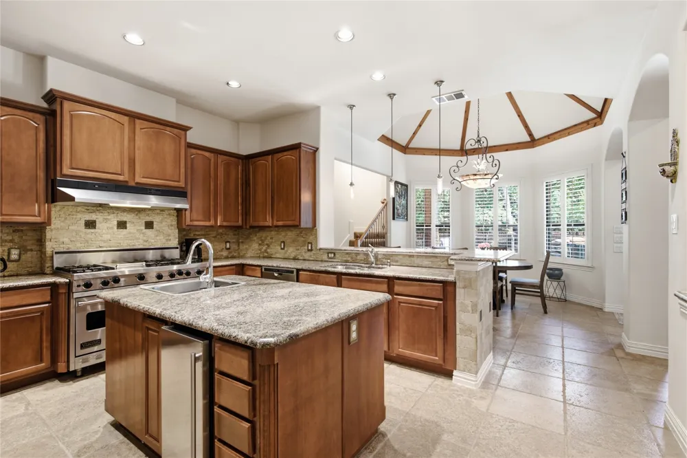 2050 E Oak Shores Drive Cross Roads, TX 76227