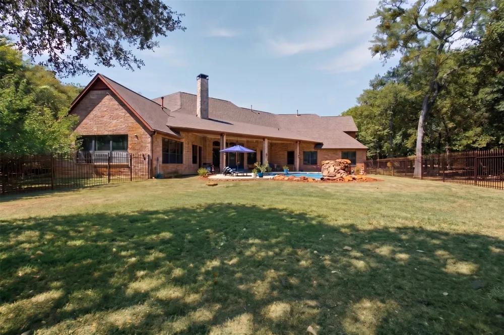 2050 E Oak Shores Drive Cross Roads, TX 76227