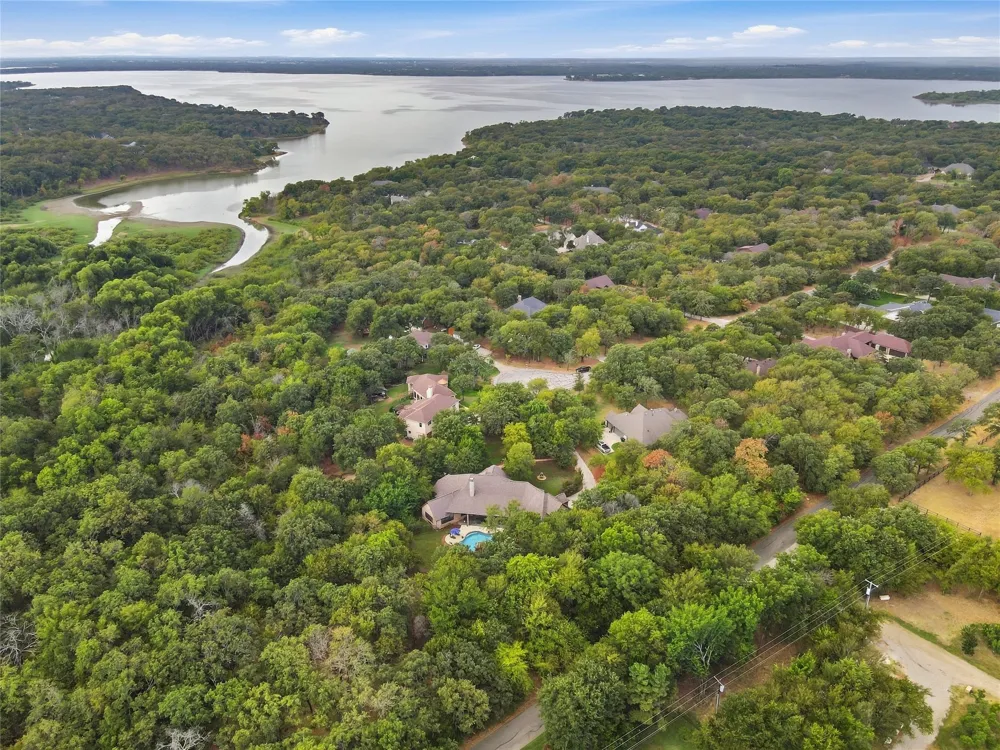 2050 E Oak Shores Drive Cross Roads, TX 76227
