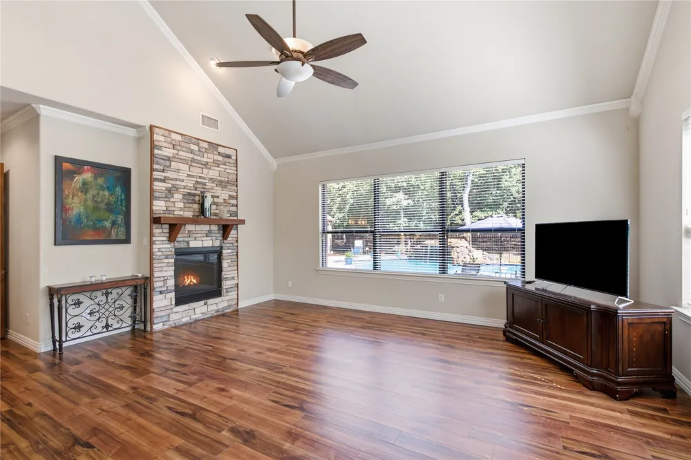 2050 E Oak Shores Drive Cross Roads, TX 76227