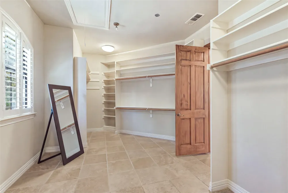 2050 E Oak Shores Drive Cross Roads, TX 76227