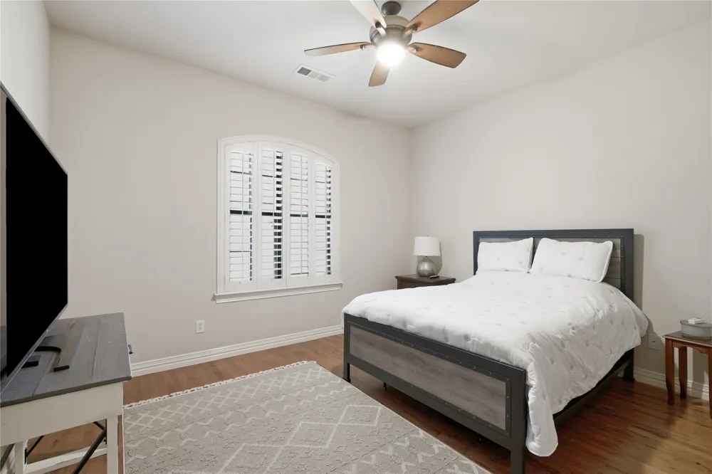2050 E Oak Shores Drive Cross Roads, TX 76227