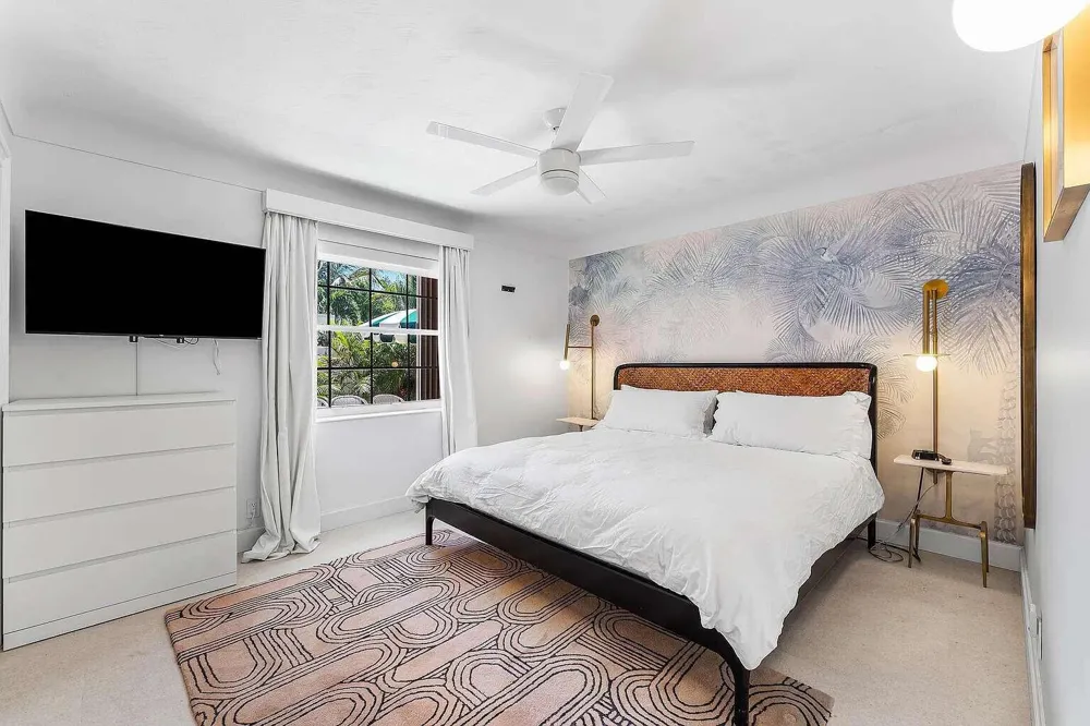 247 SE 3RD AVENUE Delray Beach, FL 33483