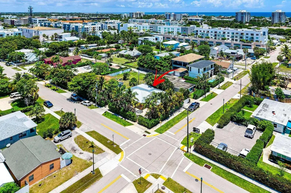 247 SE 3RD AVENUE Delray Beach, FL 33483