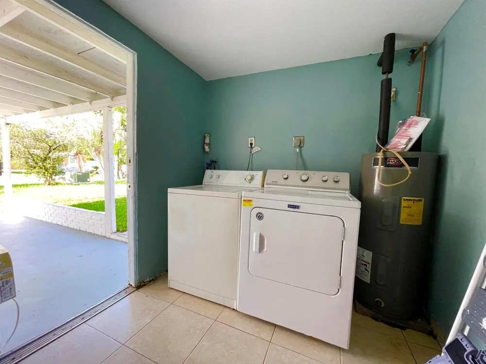 1481 NE 27TH STREET Pompano Beach, FL 33064