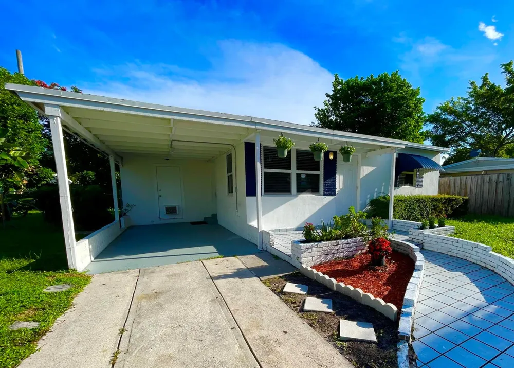 1481 NE 27TH STREET Pompano Beach, FL 33064