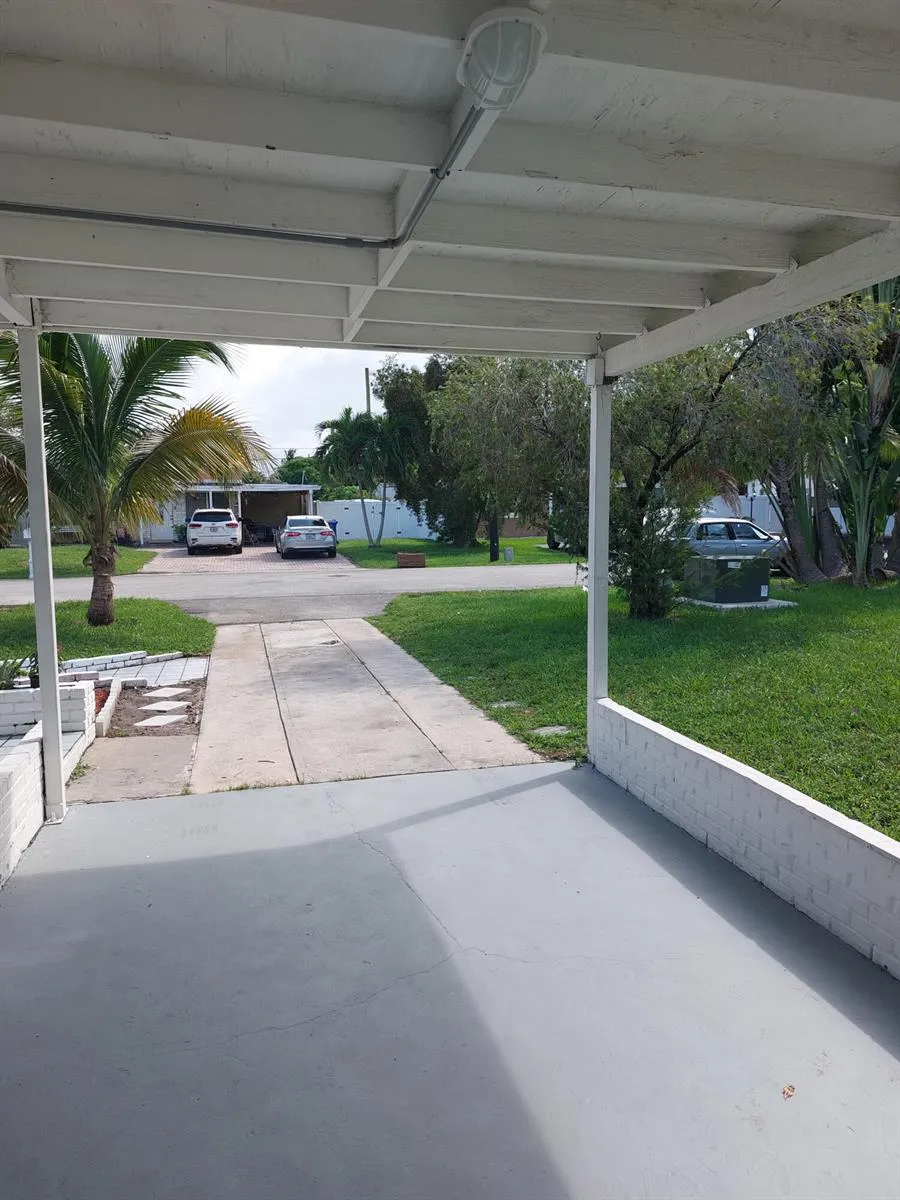 1481 NE 27TH STREET Pompano Beach, FL 33064