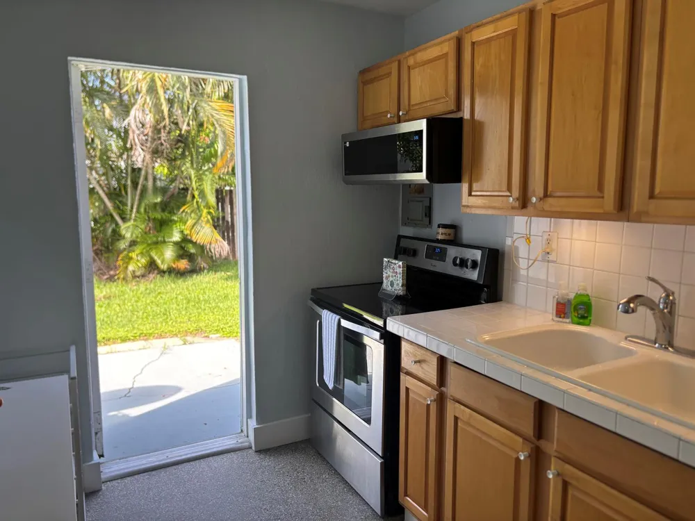 1481 NE 27TH STREET Pompano Beach, FL 33064