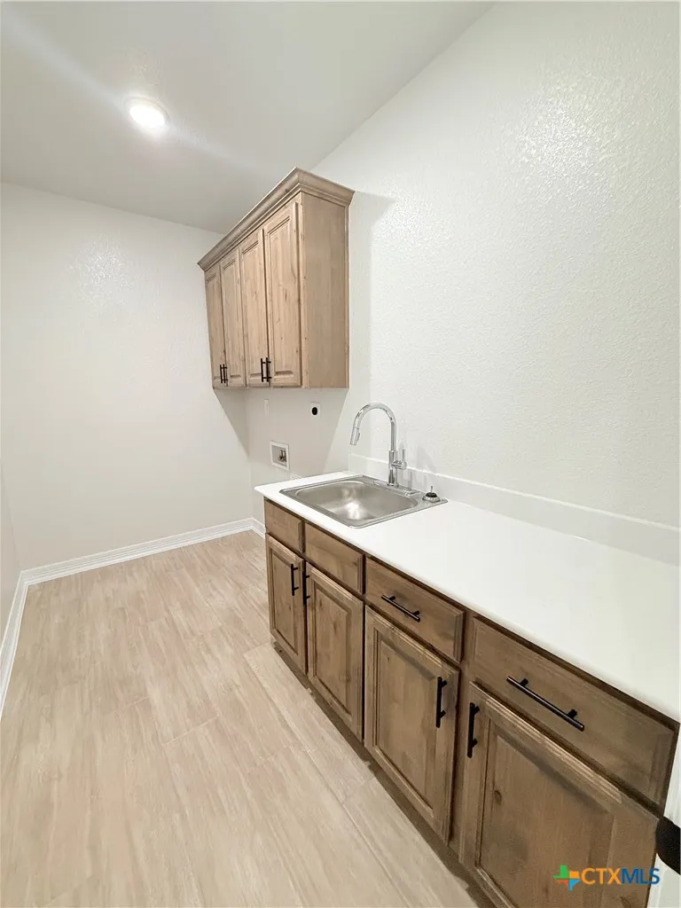 8003 Kelly Herring Lane Killeen, TX 76542