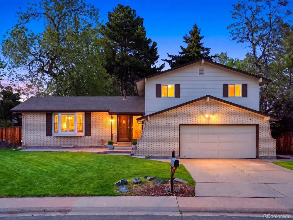8923 W Warren Drive Lakewood, CO 80227