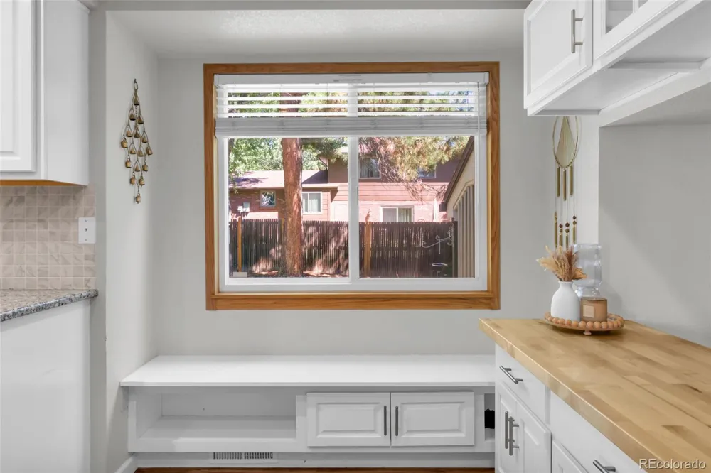 8923 W Warren Drive Lakewood, CO 80227