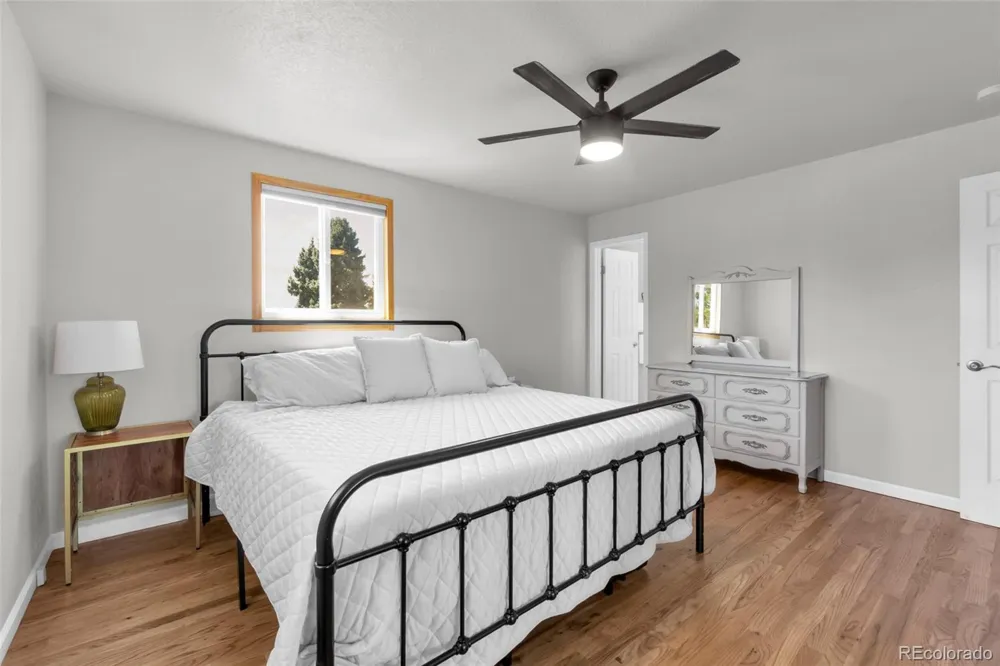 8923 W Warren Drive Lakewood, CO 80227