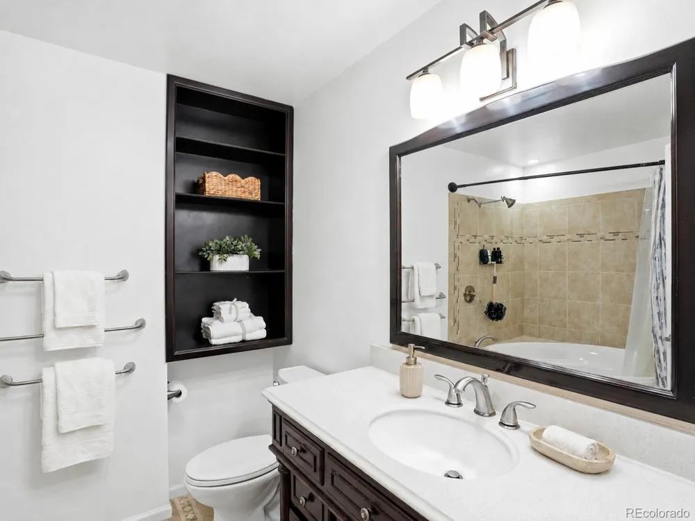 8923 W Warren Drive Lakewood, CO 80227