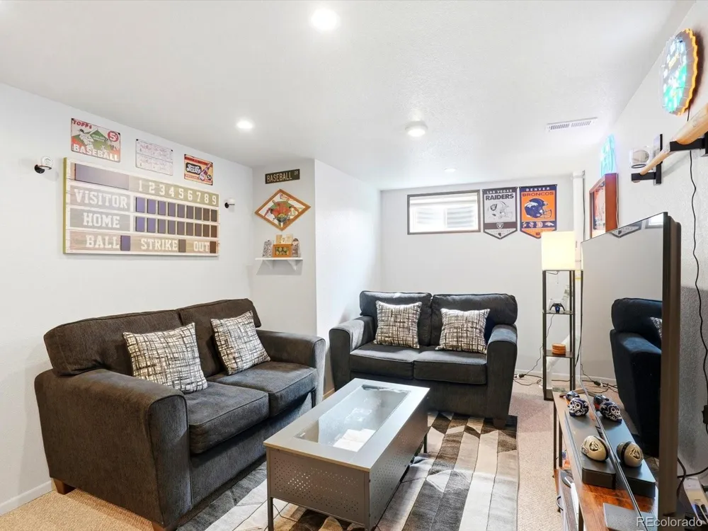 8923 W Warren Drive Lakewood, CO 80227