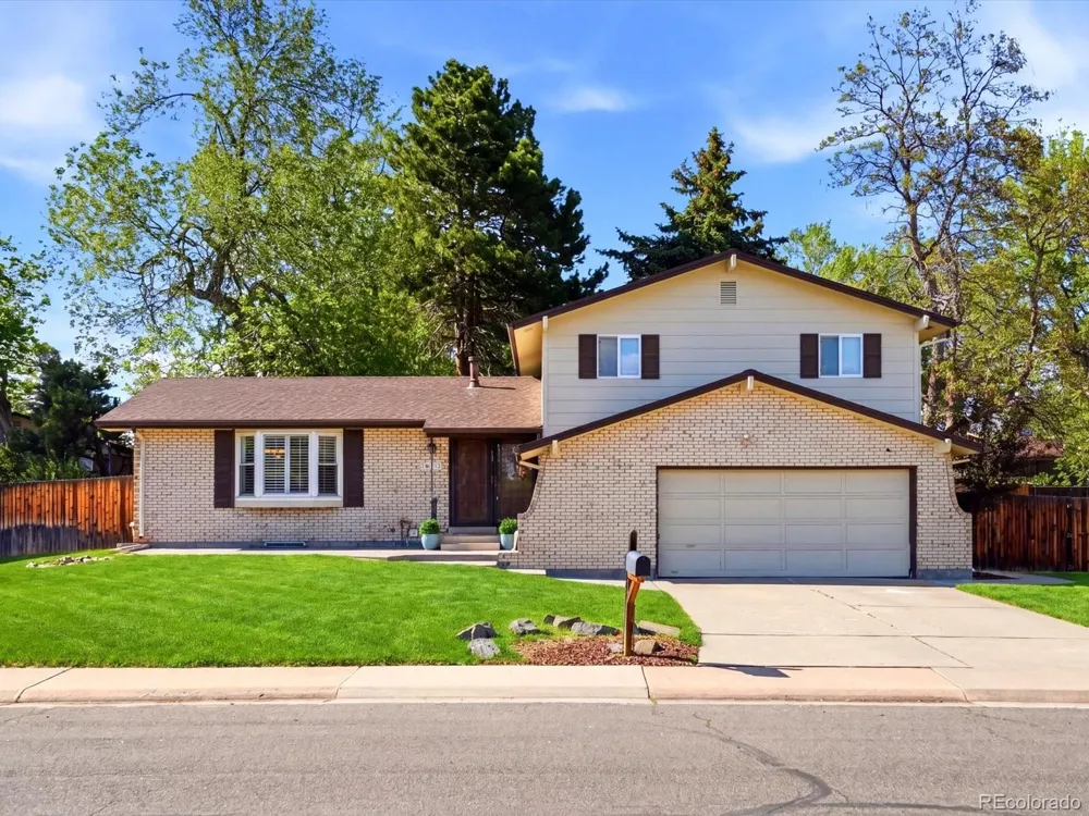 8923 W Warren Drive Lakewood, CO 80227