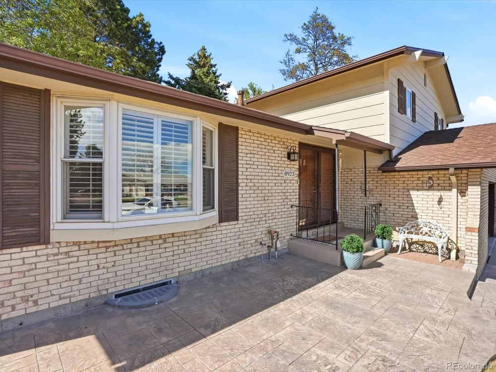 8923 W Warren Drive Lakewood, CO 80227