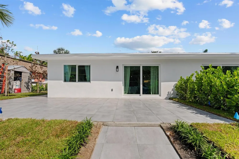 1814 SE 7th Street Pompano Beach, FL 33060