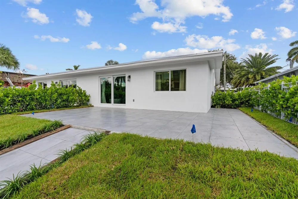 1814 SE 7th Street Pompano Beach, FL 33060
