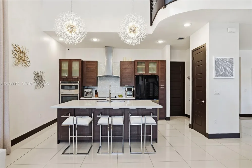 15932 SW 136th Way Miami, FL 33196