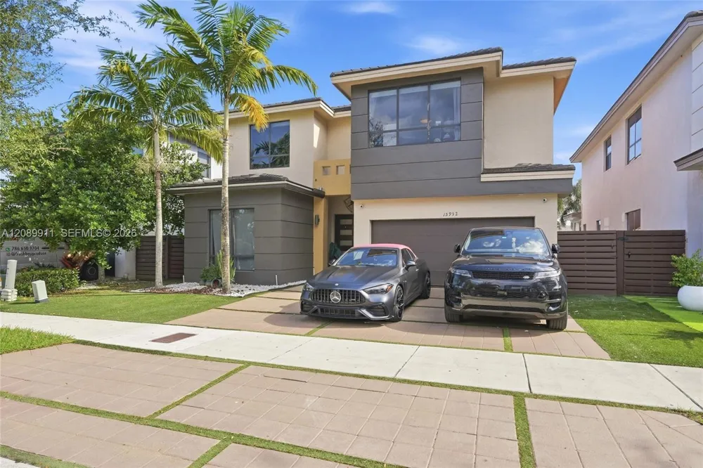 15932 SW 136th Way Miami, FL 33196