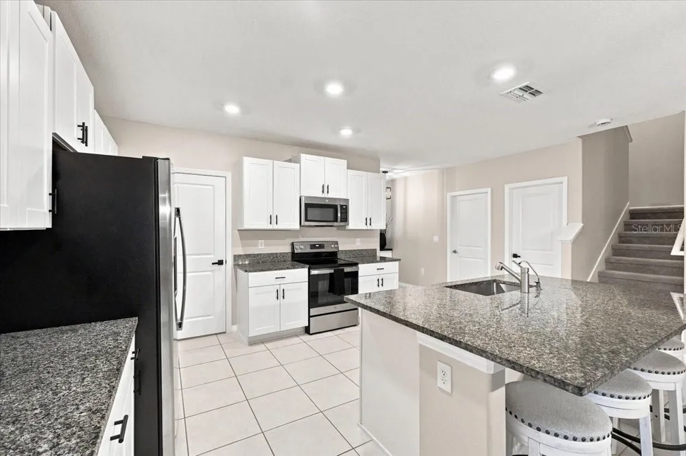 1736 RED LOOP Lakeland, FL 33801