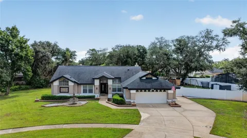 319 OAKWOOD COURT
