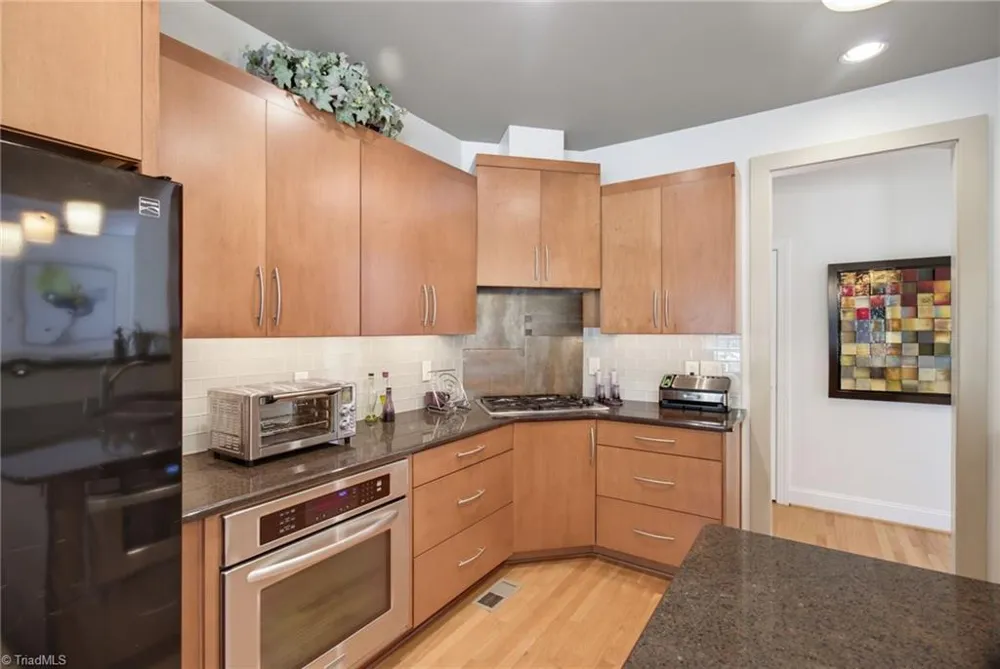 2704 Currieton Court Oak Ridge, NC 27310