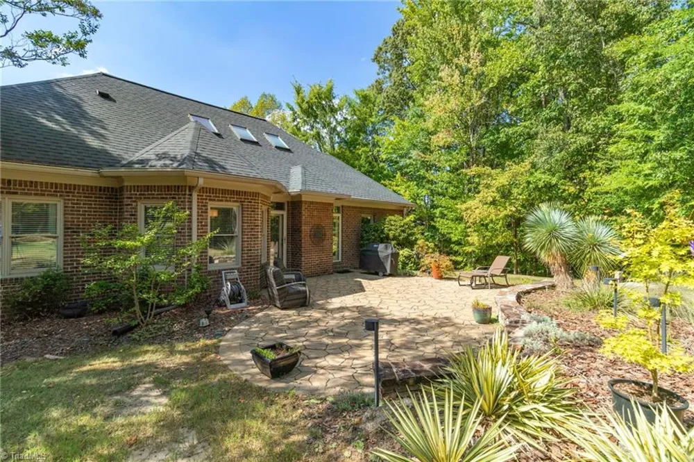 2704 Currieton Court Oak Ridge, NC 27310
